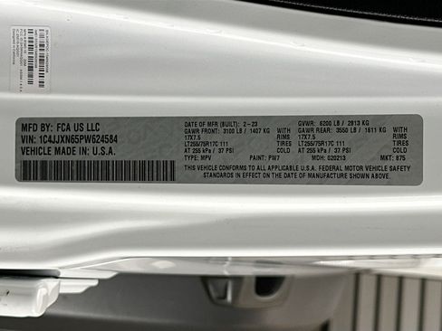 Used 2023 Jeep Wrangler Unlimited w/ Cold Weather Group image 12