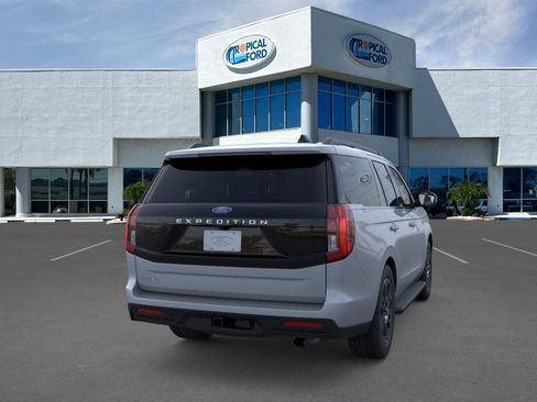 New 2025 Ford Expedition Active RWD image 8