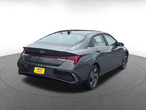 Used 2025 Hyundai Elantra SEL FWD image 14