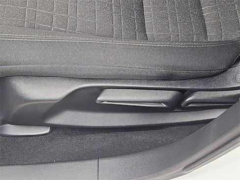 Certified 2023 Honda HR-V LX image 17