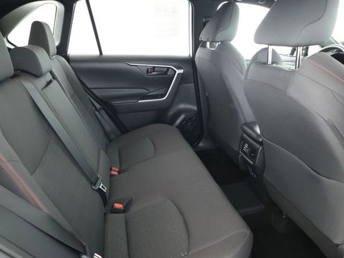 Used 2021 Toyota RAV4 SE image 21