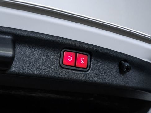 Used 2022 Mercedes-Benz C 300 C 300 image 56