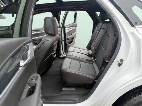 Used 2024 Cadillac XT5 Premium Luxury FWD image 3