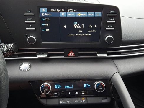 New 2026 Hyundai Elantra Hybrid FWD image 9