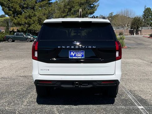 New 2026 Ford Expedition Active image 5