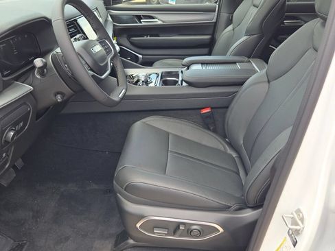 New 2026 Jeep Grand Wagoneer L 4WD w/ Premium Group I image 24