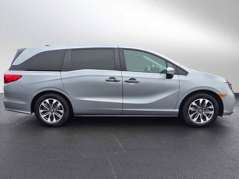 Used 2021 Honda Odyssey EX-L image 2