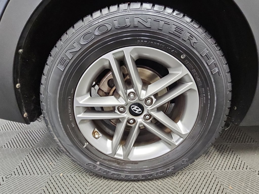 Used 2017 Hyundai Santa Fe Sport FWD image 46