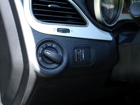 Used 2018 Dodge Journey SE w/ Popular Equipment Group image 23