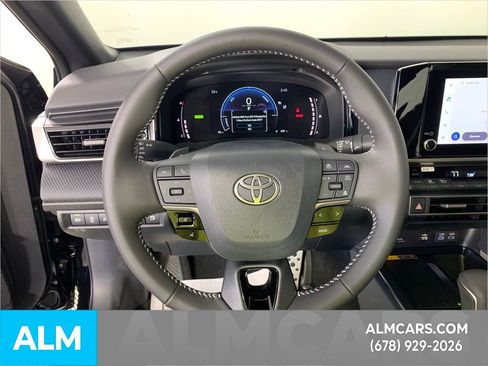 Used 2026 Toyota Camry SE image 18