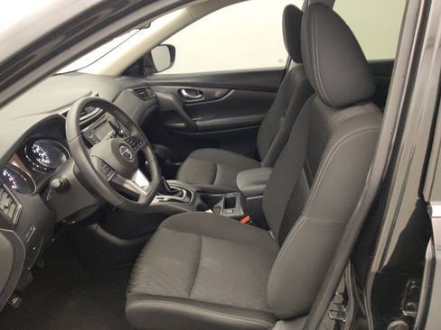 Used 2020 Nissan Rogue SV FWD image 17