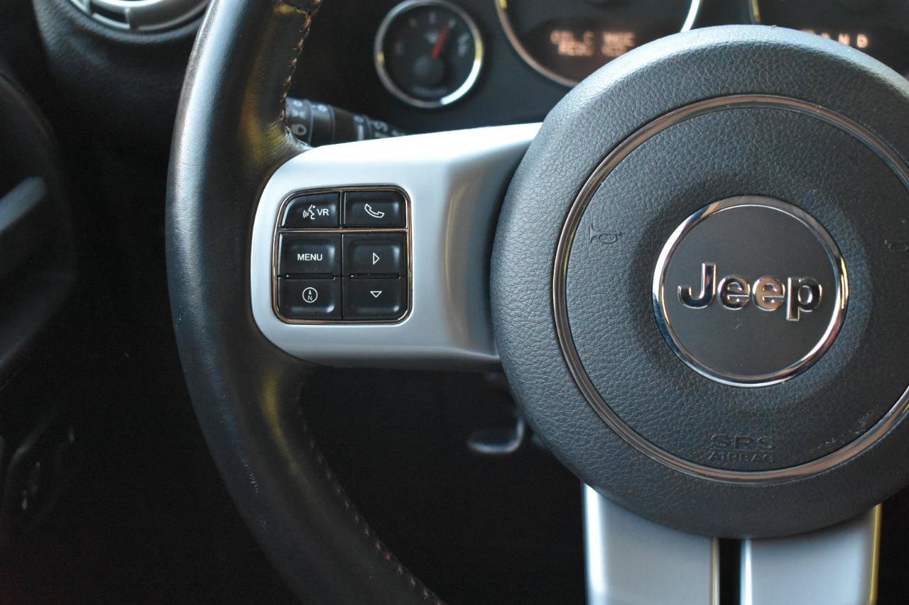 Used 2013 Jeep Wrangler Unlimited Rubicon AWD/4WD image 28