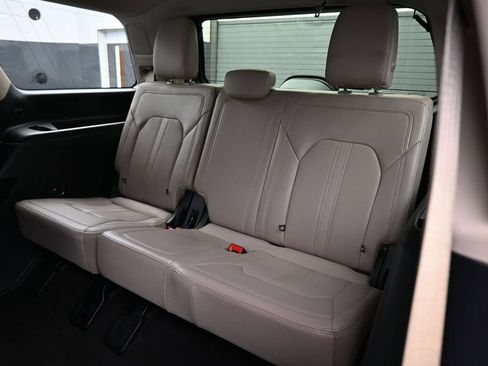 Used 2023 Ford Expedition Limited AWD/4WD image 21