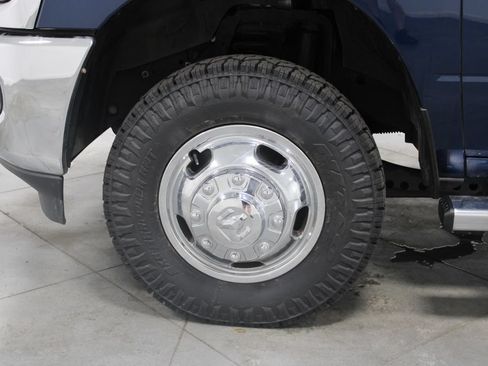 Used 2024 RAM 3500 Tradesman w/ Chrome Appearance Group AWD/4WD image 22