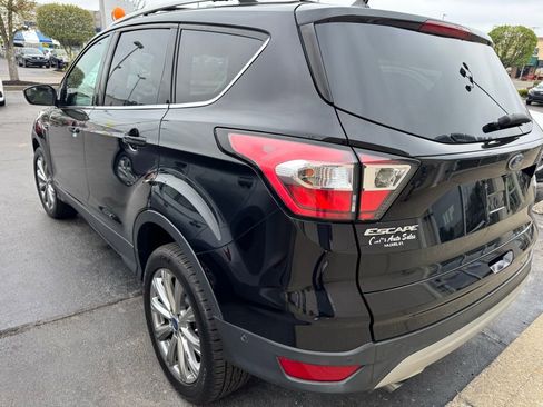 Used 2018 Ford Escape Titanium image 3