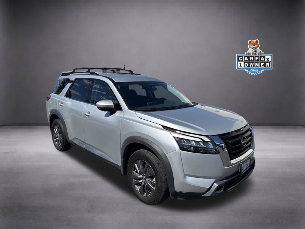 Used 2024 Nissan Pathfinder SV FWD image 2