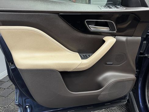 Used 2017 Jaguar F-PACE Prestige image 37