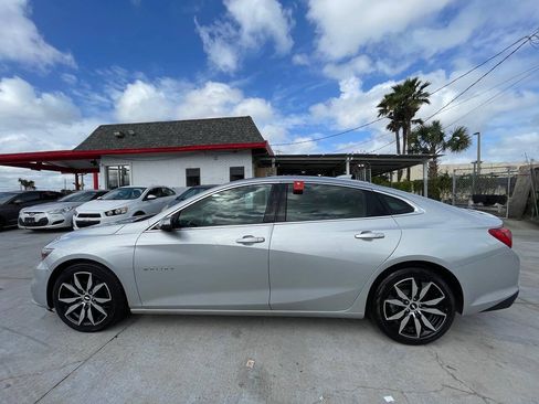 Used 2017 Chevrolet Malibu LT w/ Leather Package FWD image 20