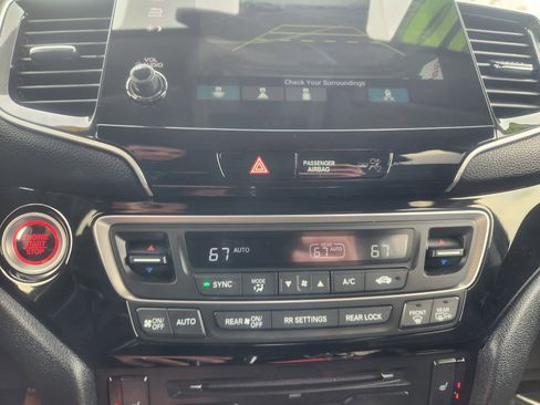 Used 2022 Honda Pilot Touring image 23