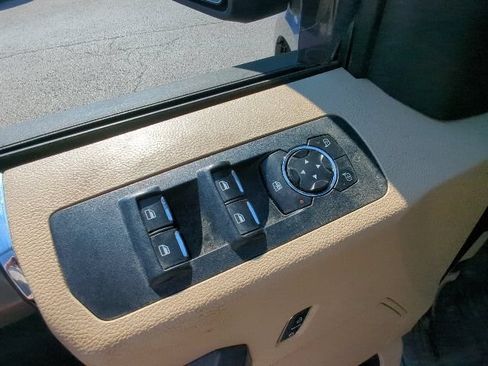 Used 2015 Ford F150 XLT w/ Equipment Group 302A Luxury AWD/4WD image 26