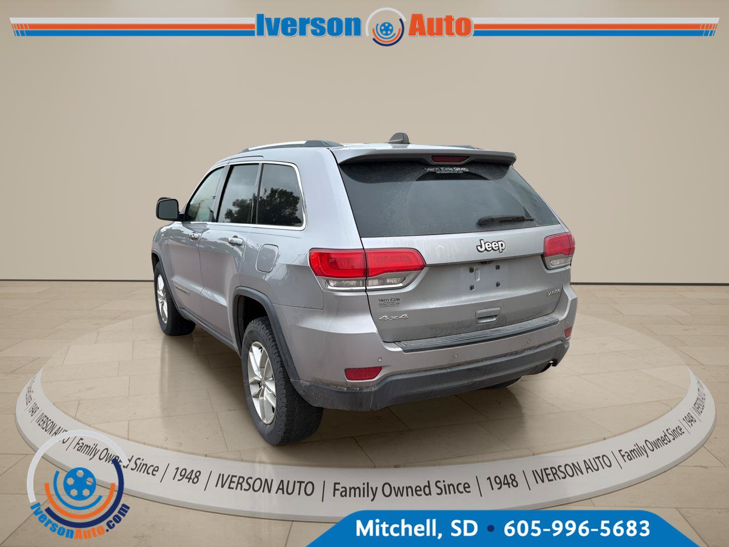 Used 2018 Jeep Grand Cherokee Laredo AWD/4WD image 5