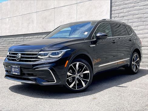 Certified 2024 Volkswagen Tiguan SEL R-Line AWD/4WD image 12