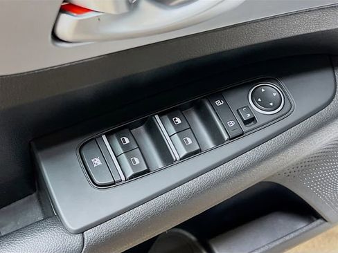 Certified 2023 Kia Forte LXS image 17