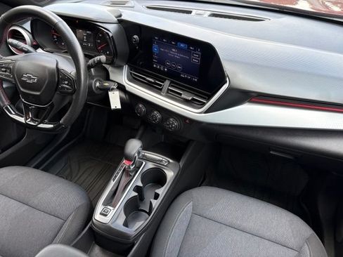 Used 2024 Chevrolet Trax RS w/ Driver Confidence Package FWD image 21