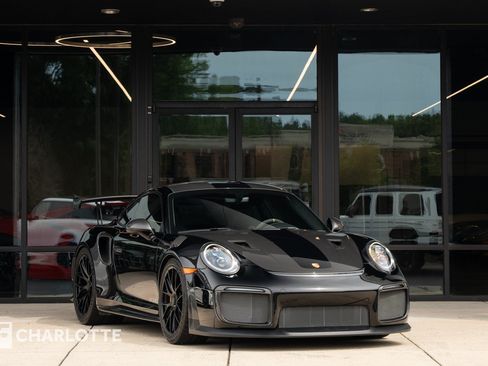 Used 2018 Porsche 911 GT2 RS RWD image 2