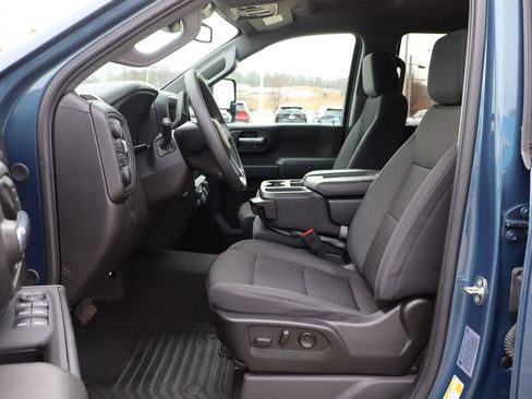 Used 2024 Chevrolet Silverado 2500 Custom w/ Custom Value Package image 13