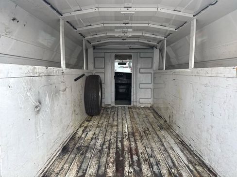 Used 2017 Chevrolet Express 3500 RWD image 18