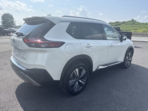 Used 2023 Nissan Rogue SL AWD/4WD image 3