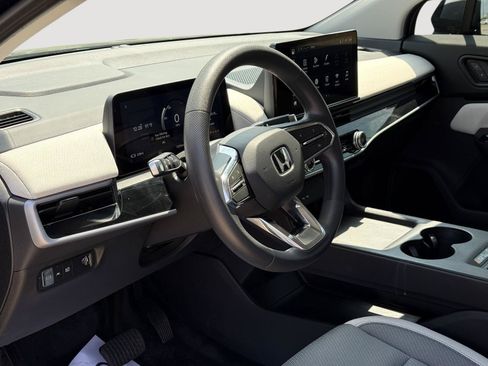 Used 2024 Honda Prologue EX image 13