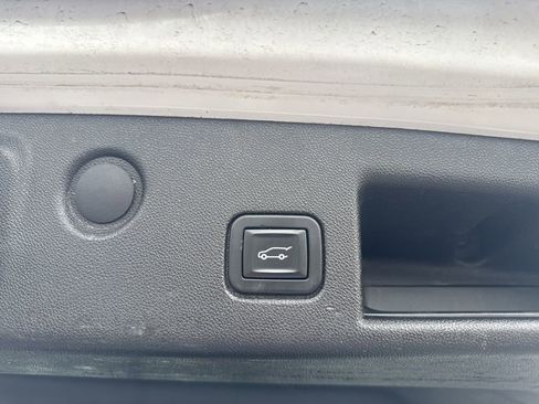 Used 2018 Chevrolet Equinox LT image 8