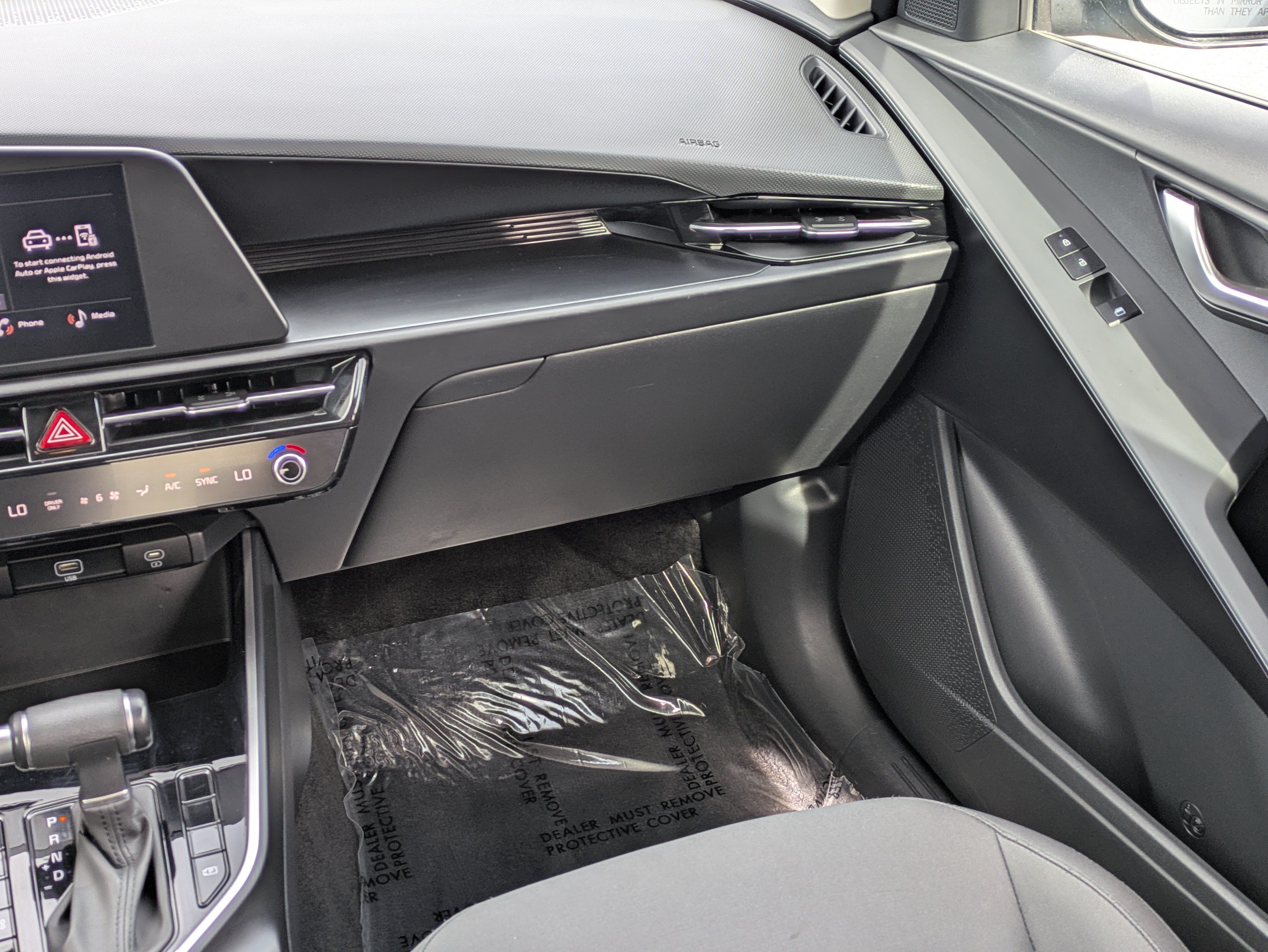 Certified 2025 Kia Niro LX FWD image 18