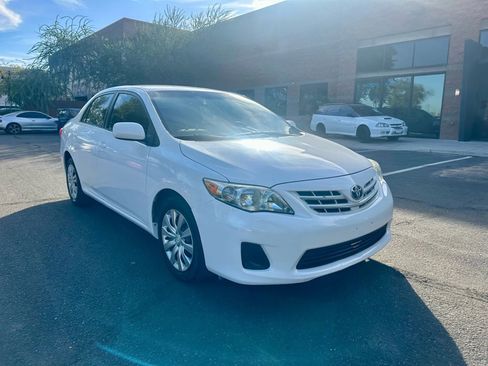 Used 2013 Toyota Corolla LE Special Edition image 3