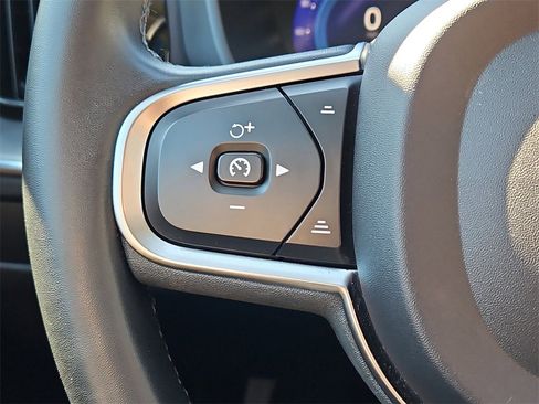 Used 2023 Volvo XC60 B5 Core image 25