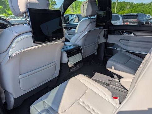 New 2026 Jeep Grand Wagoneer Summit AWD/4WD image 24