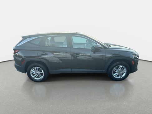 Certified 2025 Hyundai Tucson SE image 4