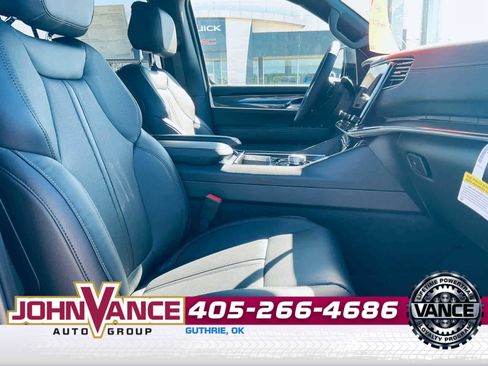 Used 2024 Jeep Wagoneer 4WD image 11