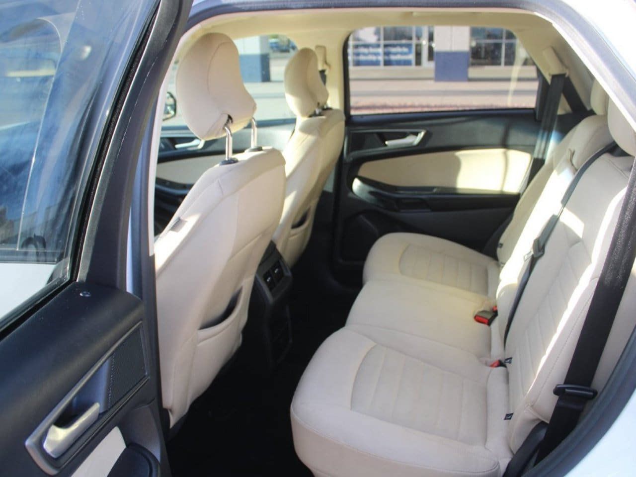 Used 2017 Ford Edge SE FWD image 11