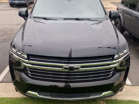 Used 2022 Chevrolet Tahoe LT w/ LT Signature Plus Package image 2