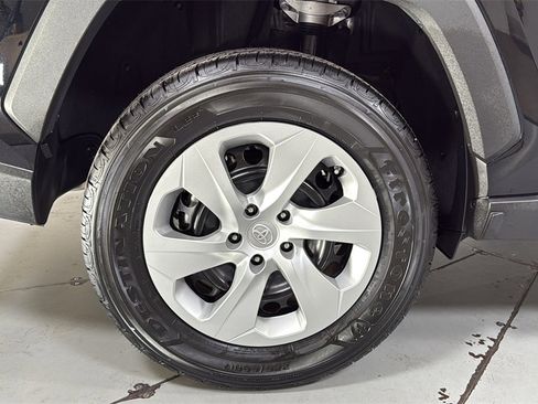 Certified 2023 Toyota RAV4 LE image 22