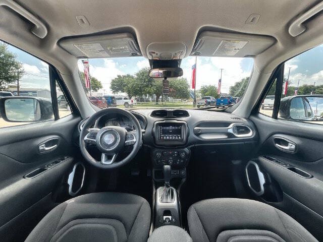 Used 2021 Jeep Renegade Latitude FWD image 19