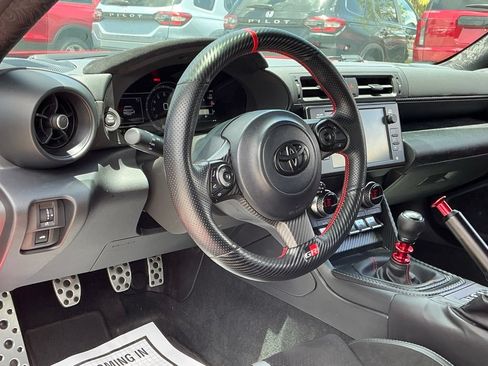 Used 2023 Toyota GR86 Premium RWD image 31