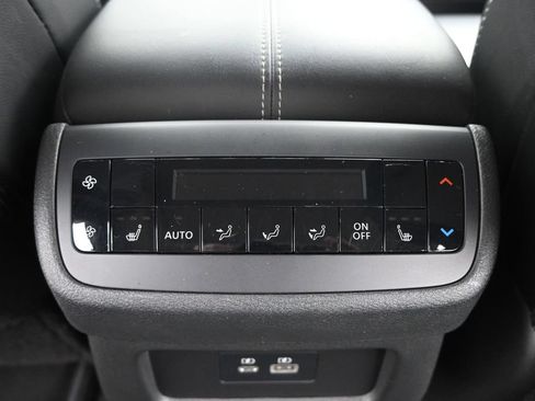 Used 2023 Nissan Pathfinder SL w/ SL Premium Package AWD/4WD image 14
