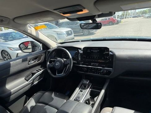 Used 2023 Nissan Pathfinder SL image 22