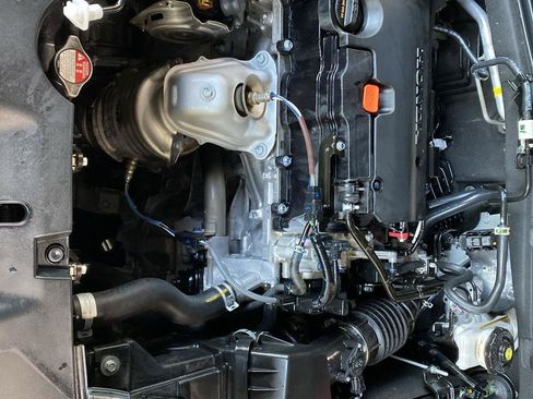 Used 2023 Honda HR-V LX image 9