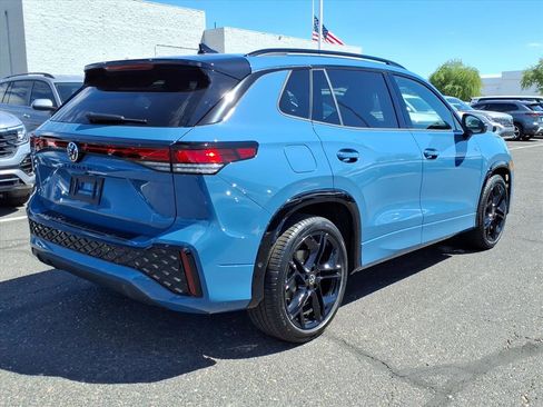 New 2025 Volkswagen Tiguan SE R-Line image 8