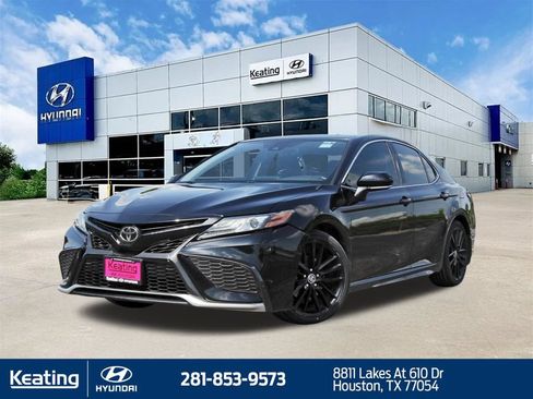 Used 2021 Toyota Camry XSE FWD image 1